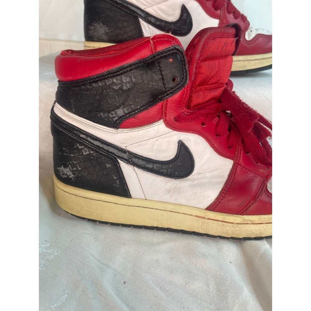 Nike Air Jordan 1 Retro High OG Satin Red Snakeskin CD0461-601 Womens 8 Mens 6.5 - Picture 2 of 8